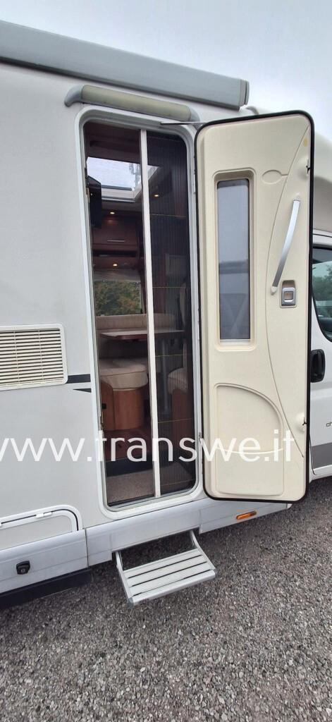 Carthago Chic C-Line T4.2 Camper semintegrale con letto matrimoniale in coda