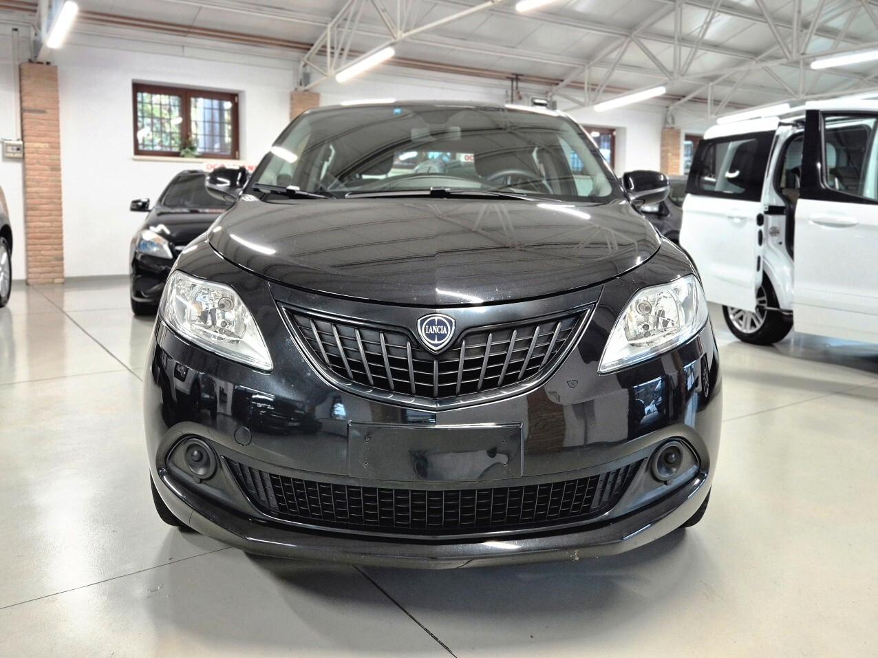 Lancia Ypsilon 1.0 FireFly 5 porte S&S Hybrid Silver