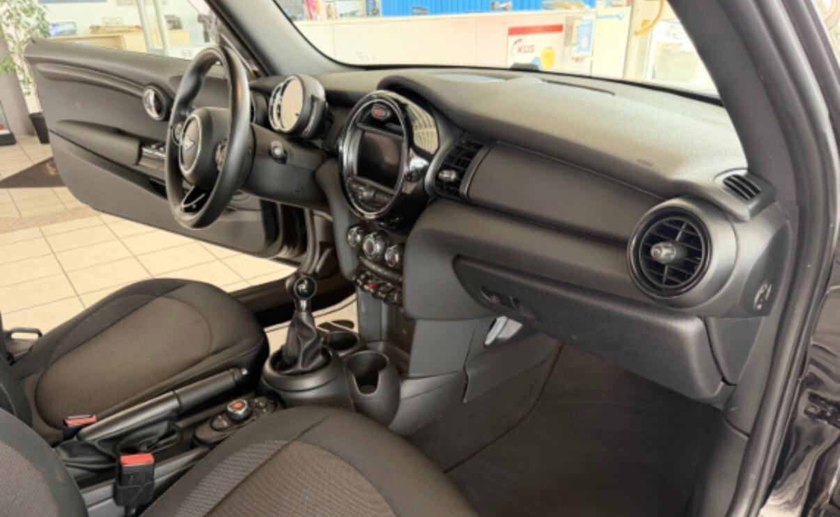 Mini One Cabrio 1.5 - SERVICE MINI
