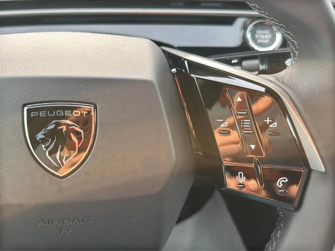 Peugeot 3008 1.2 hybrid Allure 145cv Automatica con Telecamera