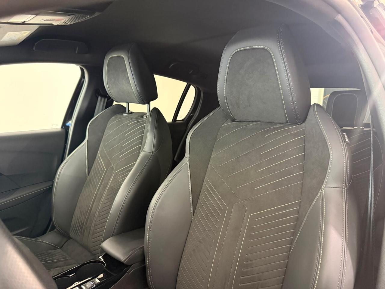 Peugeot 208 hybrid/benzina 2025 14.000 km