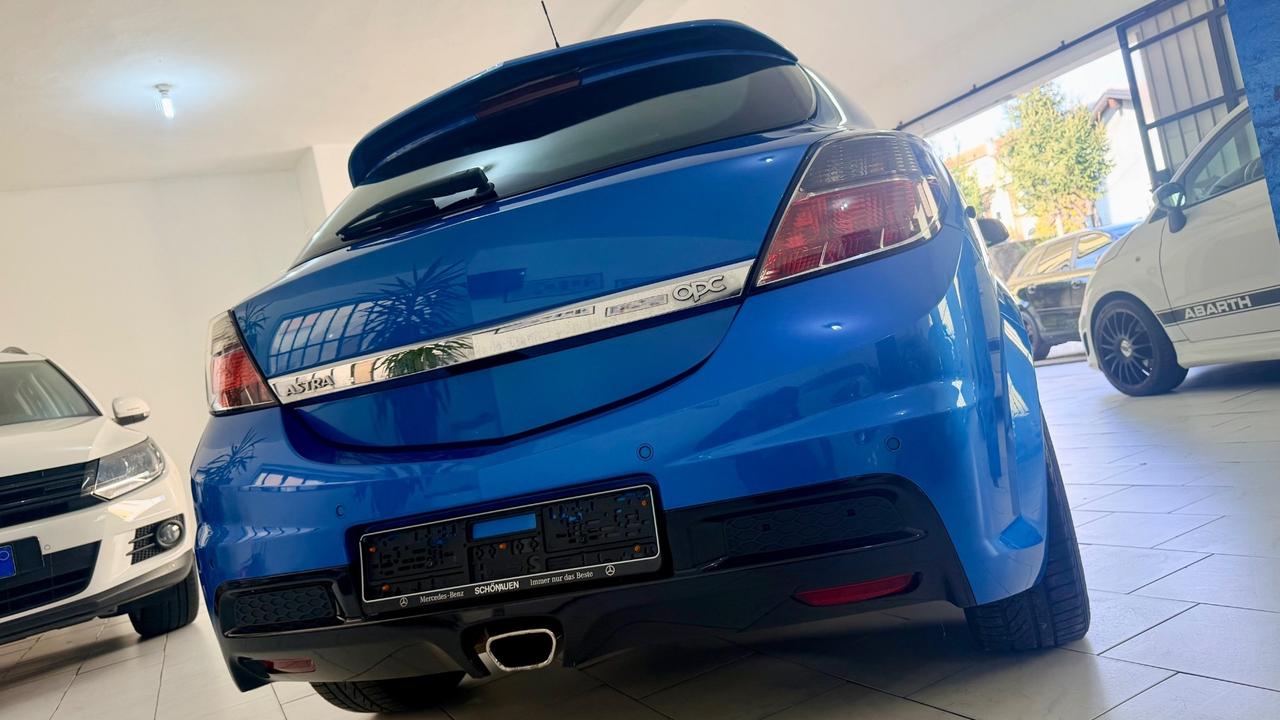 Opel Astra OPC 2.0 T 240CV