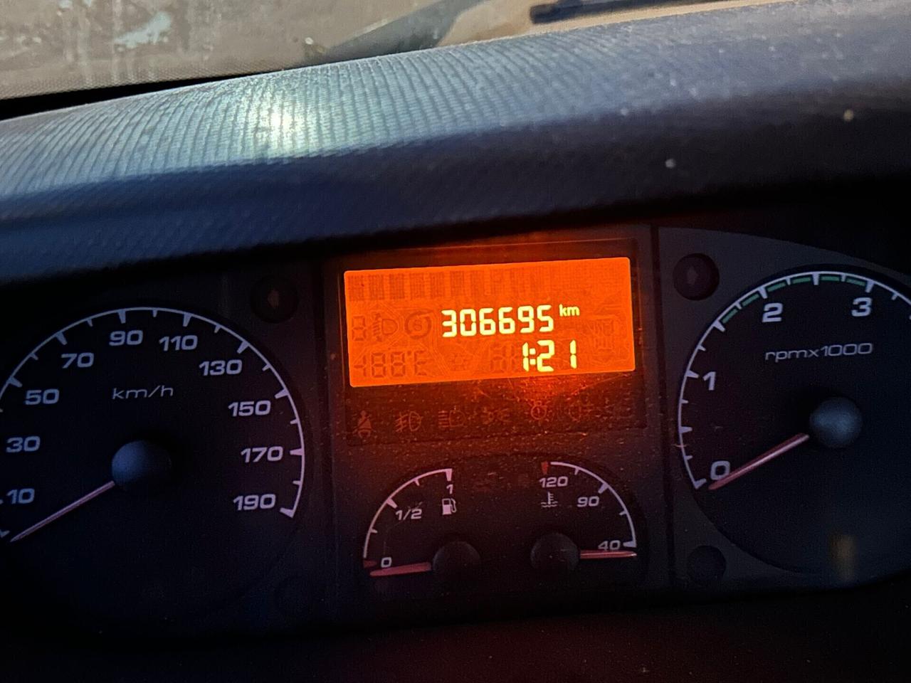 Iveco a telaio ruota singola