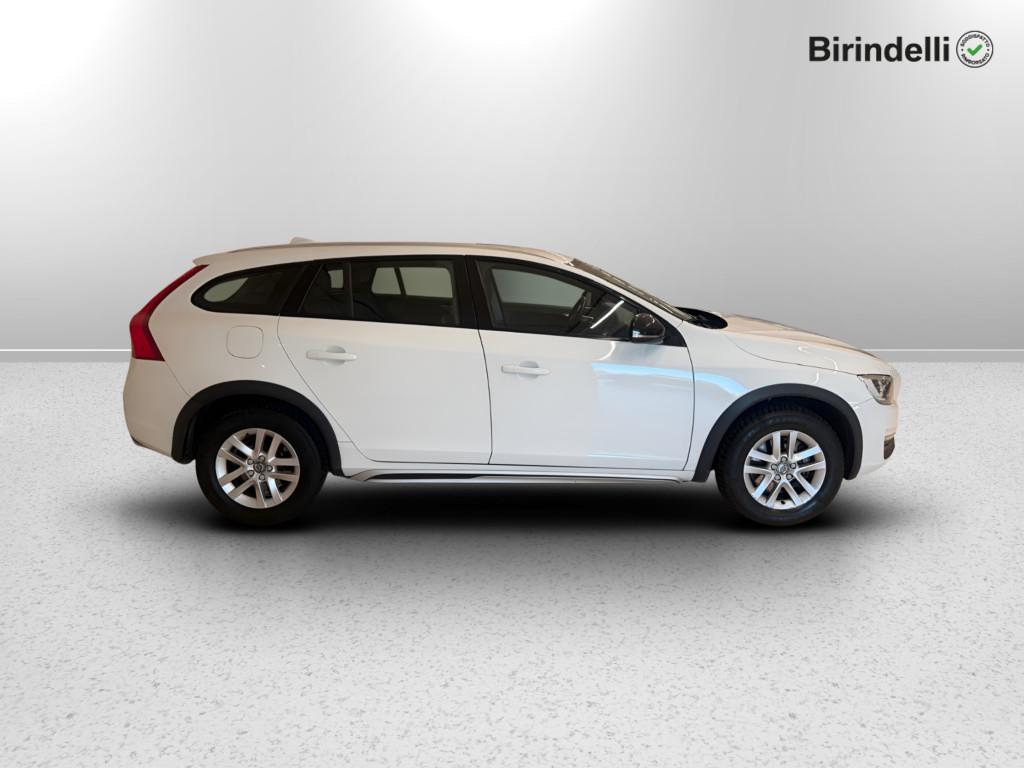 VOLVO V60 CC (2015-2018) - V60 Cross Country D3 Geartronic Business