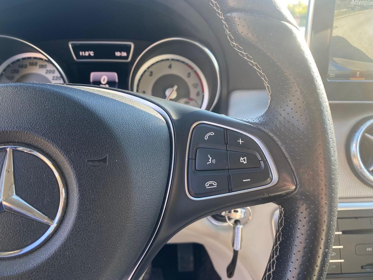 Mercedes-Benz CLA 200 D Premium #7586