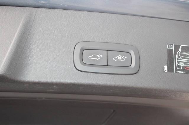 Volvo XC40 1.5 t4 phev Inscription automatica con CarPlay