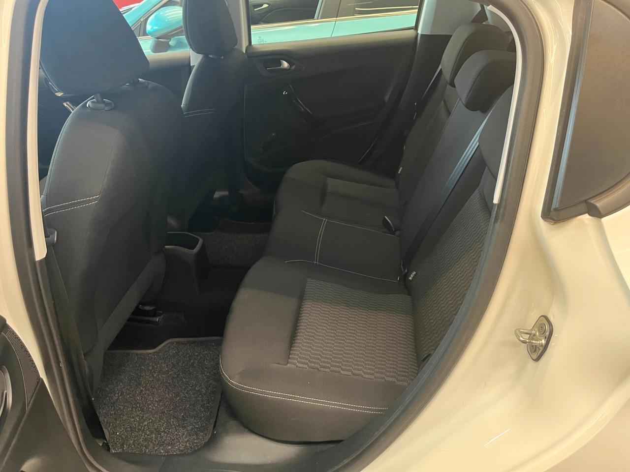 Peugeot 208 PureTech 82 5p. GPL Active