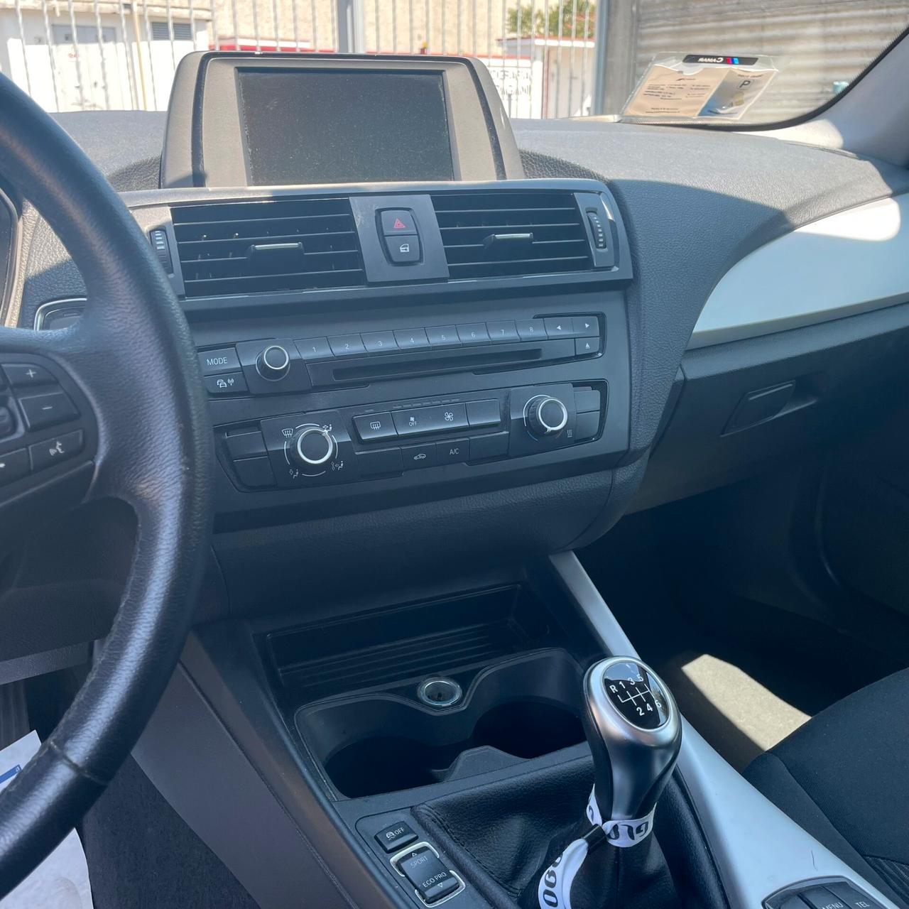 Bmw 114 114i 3p. Joy