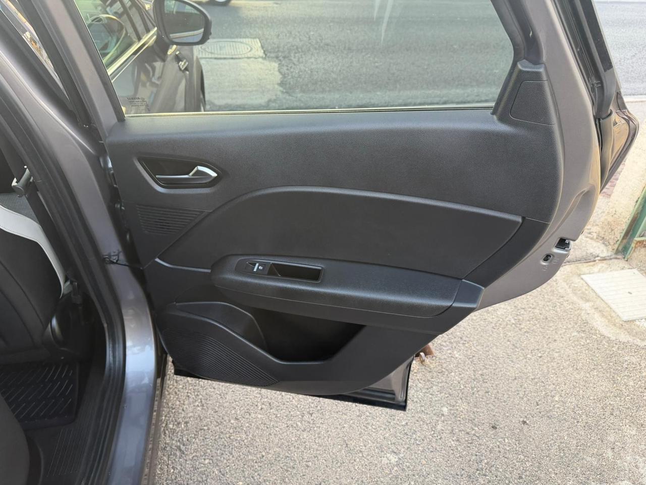 RENAULT CAPTUR 1.0 BENZINA 91 (CV) 2021