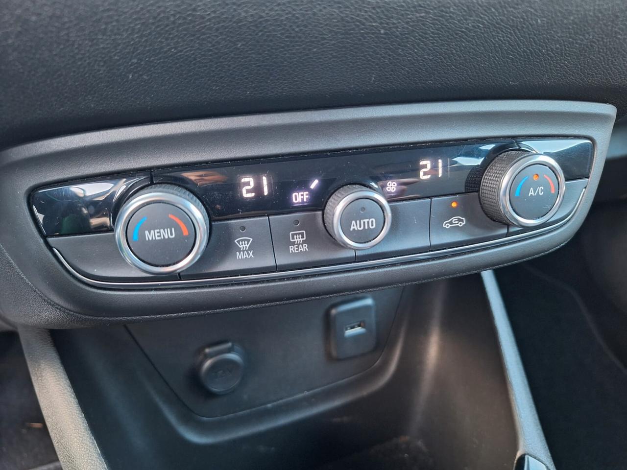 Opel Crossland 1.5 ECOTEC D 110 CV UNICO PROPRIETARIO IVA ESPOSTA X NEOPATENTATI