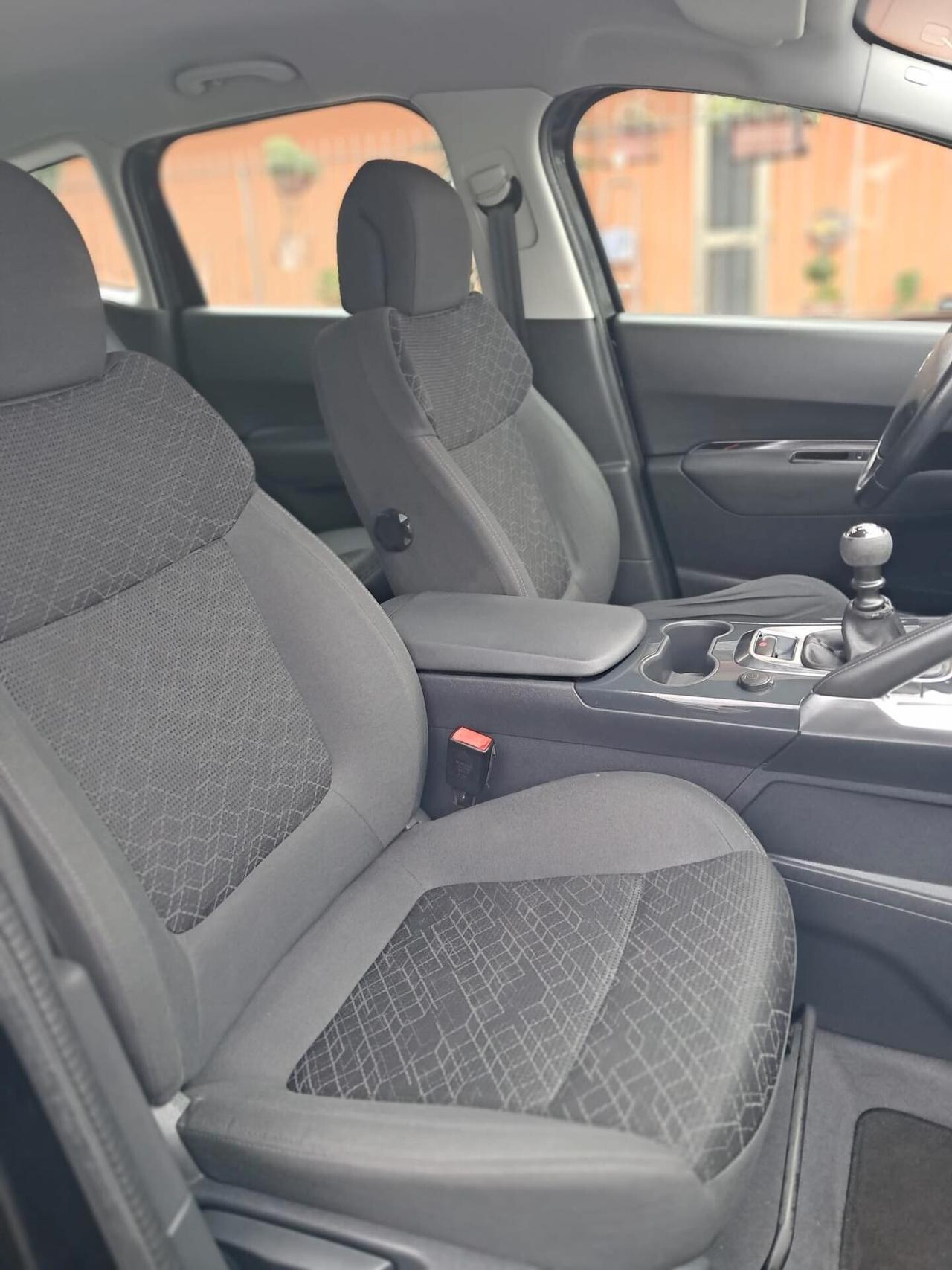 Peugeot 3008 BlueHDi 120 S&S Business