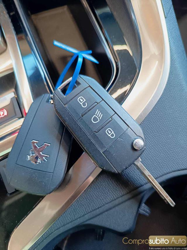 PEUGEOT 5008 BlueHDi 130 S&S EAT8 Allure