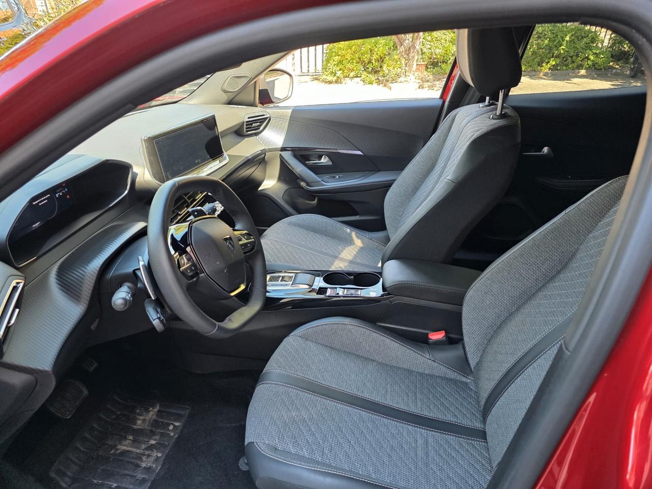 Peugeot 2008 PureTech 130 S&S EAT8 Allure