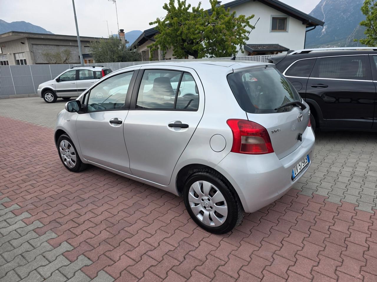 Toyota Yaris 1.0 5 porte