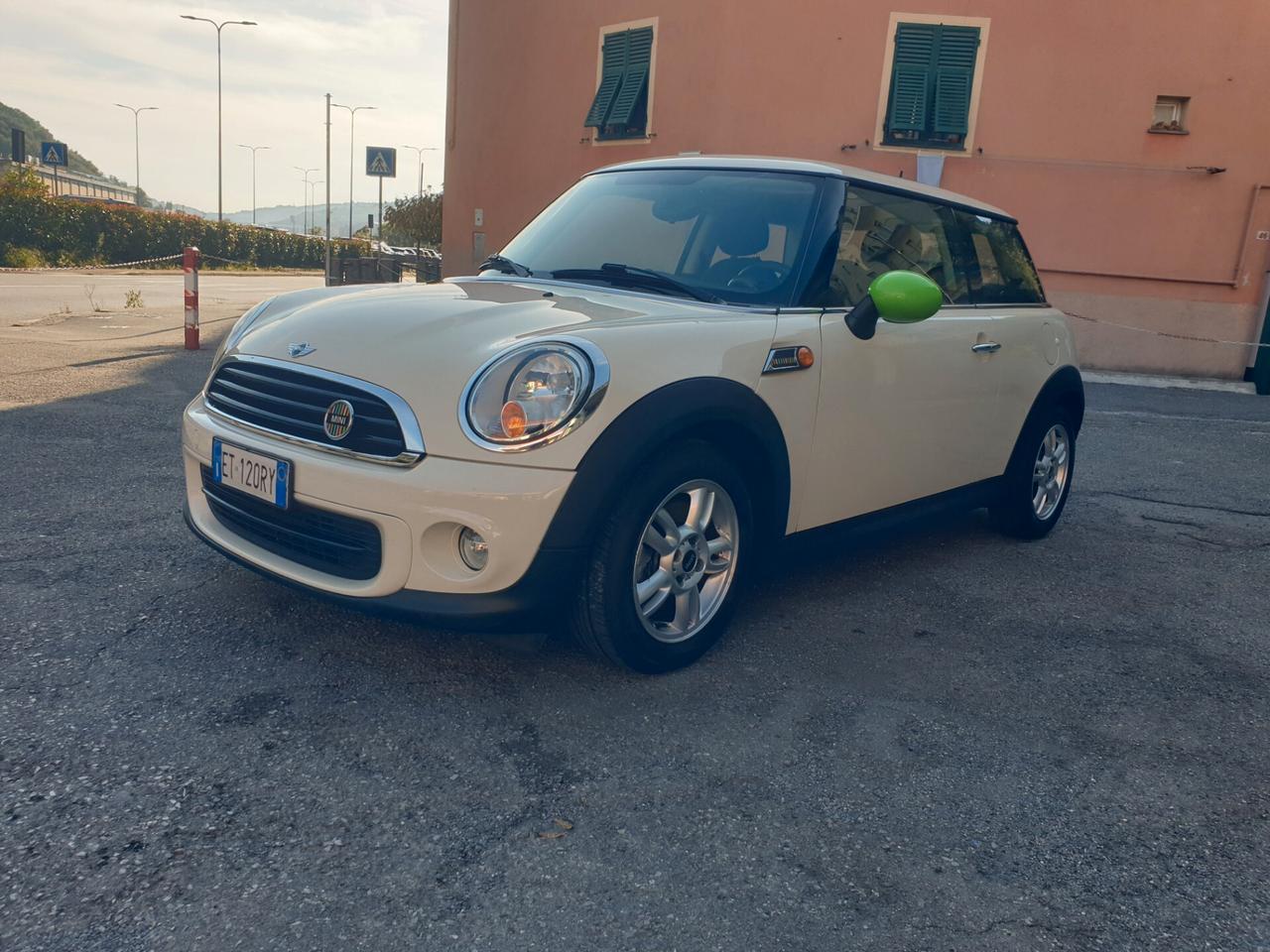 Mini 1.6 16V One (55kW)