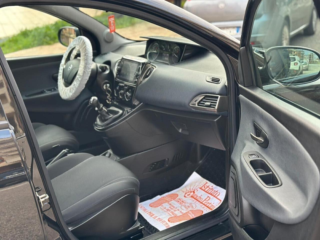 Lancia Ypsilon 1.2 69 CV 5 porte GPL Ecochic Gold