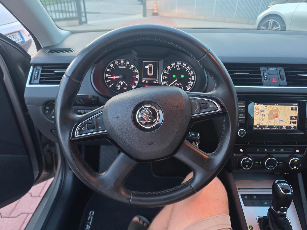 Skoda Octavia 1.6D fuul automatic garantita 12 mesi