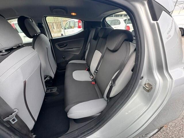 Lancia Ypsilon 1.2 69 CV 5 porte Silver