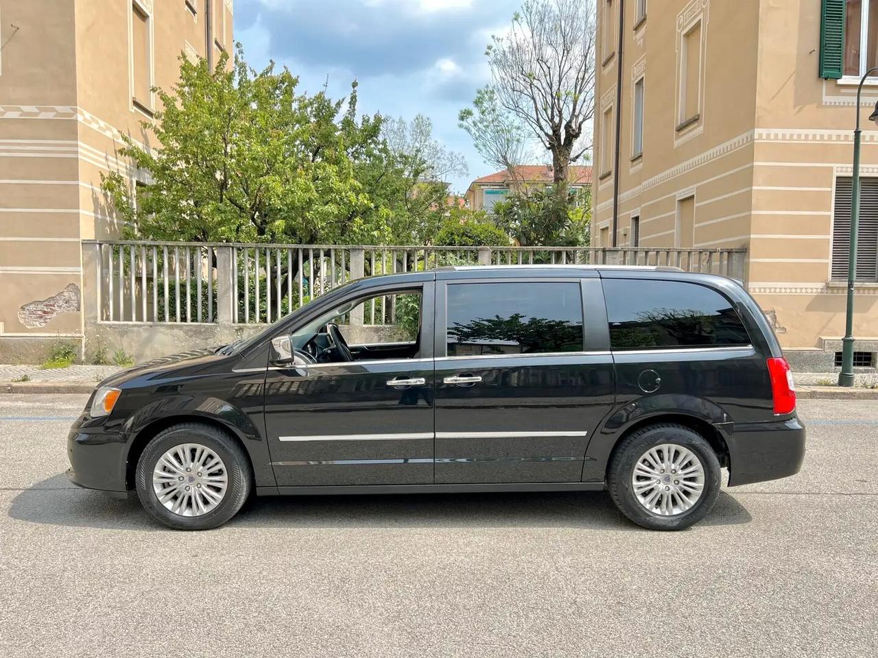 Lancia Voyager 2.8 Turbodiesel Platinum 177 CV