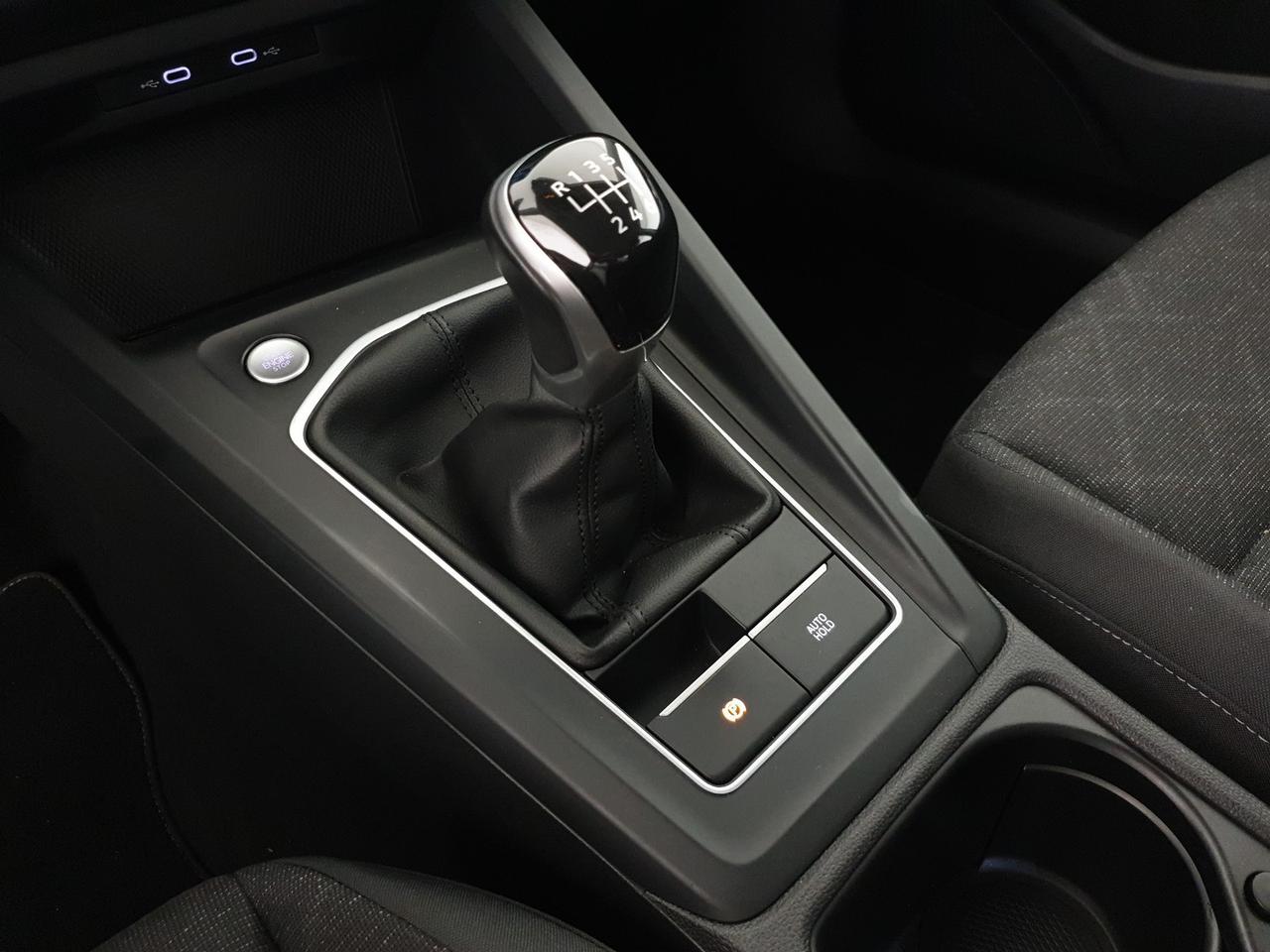 Volkswagen Golf 1.5 tgi life 130cv