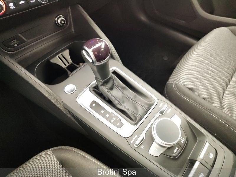 Audi Q2 Q2 30 TDI S tronic Identity Black