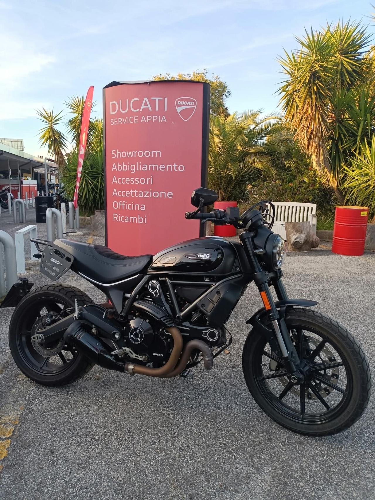 Ducati Scrambler 800 ICON DARK
