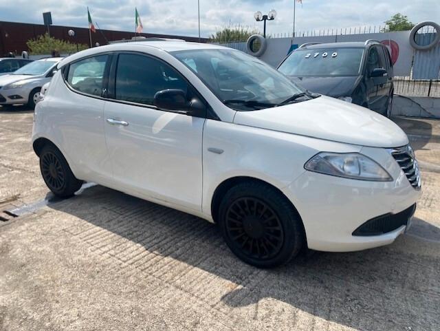 Lancia Ypsilon 1.3 MJT 16V 95 CV 5 porte S&S Silver