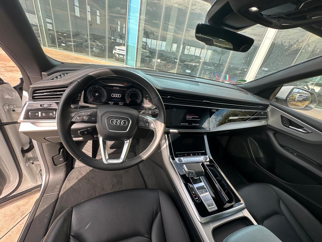 Audi Q8 SUV 45 TDI quattro tiptronic S line edition possibilità noleggio no scoring