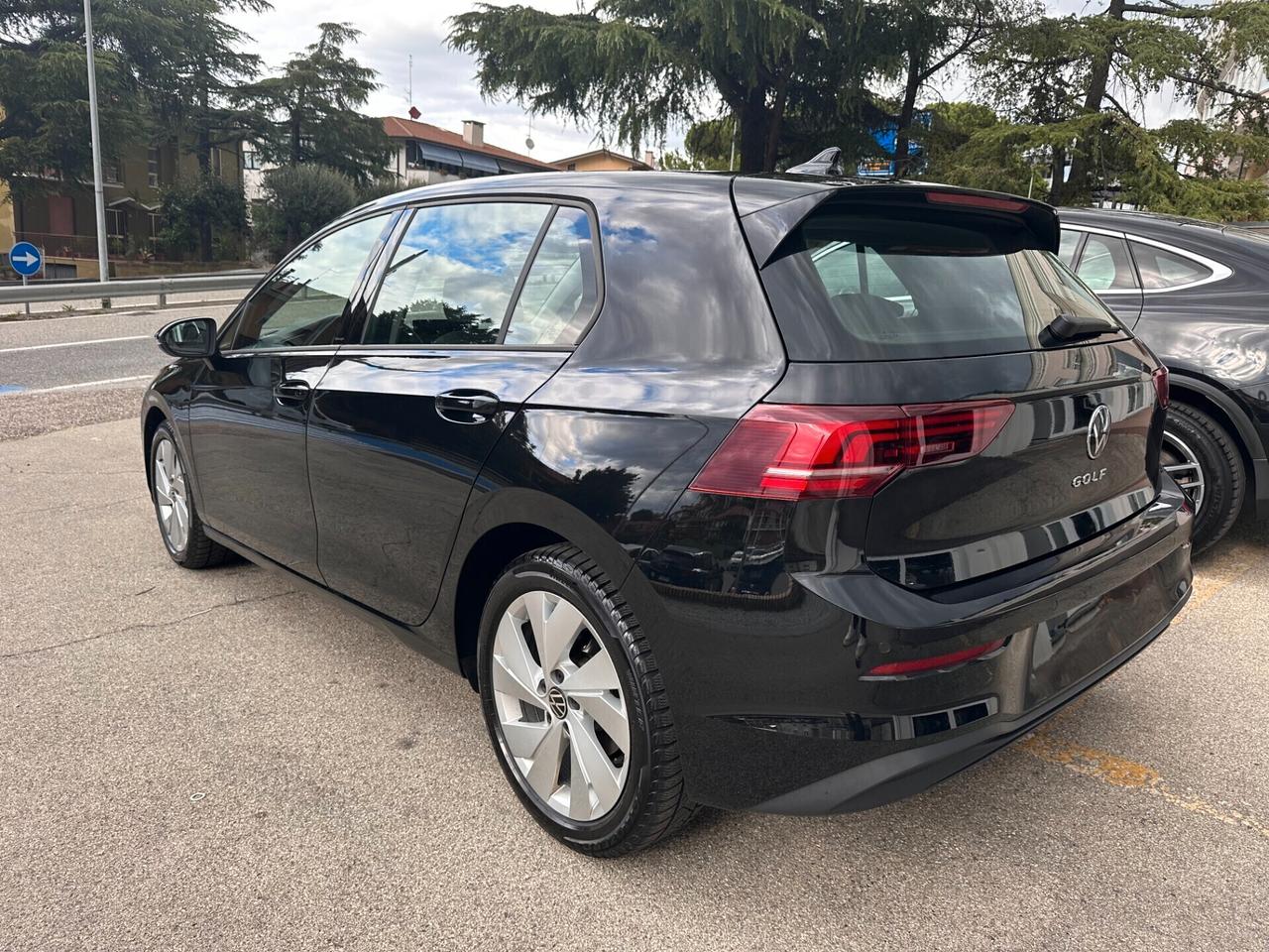 Volkswagen Golf RESTYLING 8.5 - 2.0 tdi 115cv. 5 anni di Garanzia