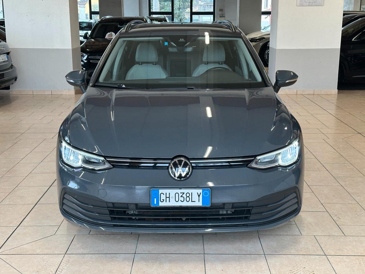 Volkswagen Golf Variant 2.0 tdi LIFE 115cv dsg LUCI AMB*CARPLAY*LED