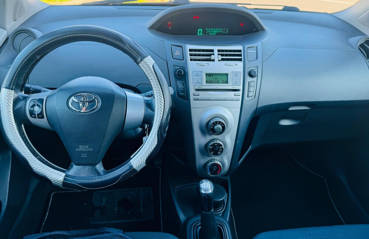 Toyota Yaris 1.3 5 porte Navi