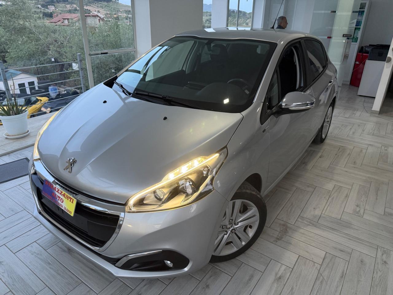 Peugeot 208 1.2 VTI 82 5P Allure STYLE+NAVI/LED2017