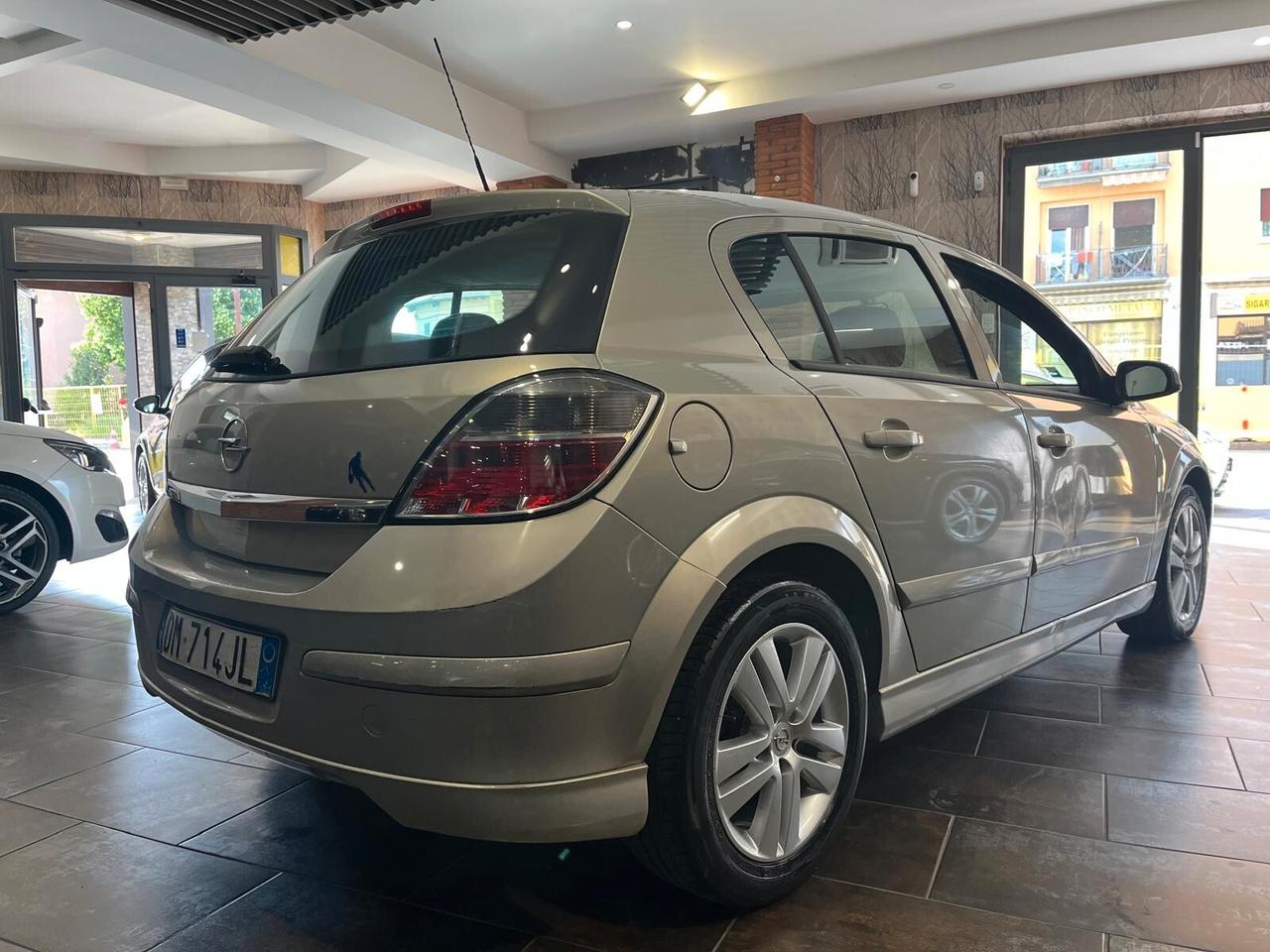 Opel Astra 1.6 16V VVT 5 porte Enjoy