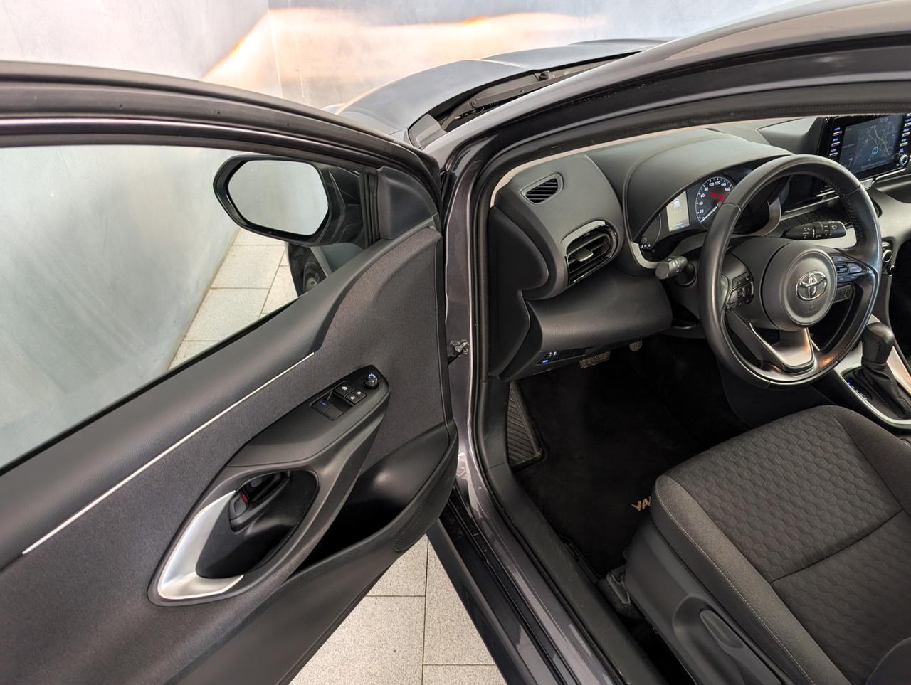 Toyota Yaris 1.5 Hybrid Automatic Business