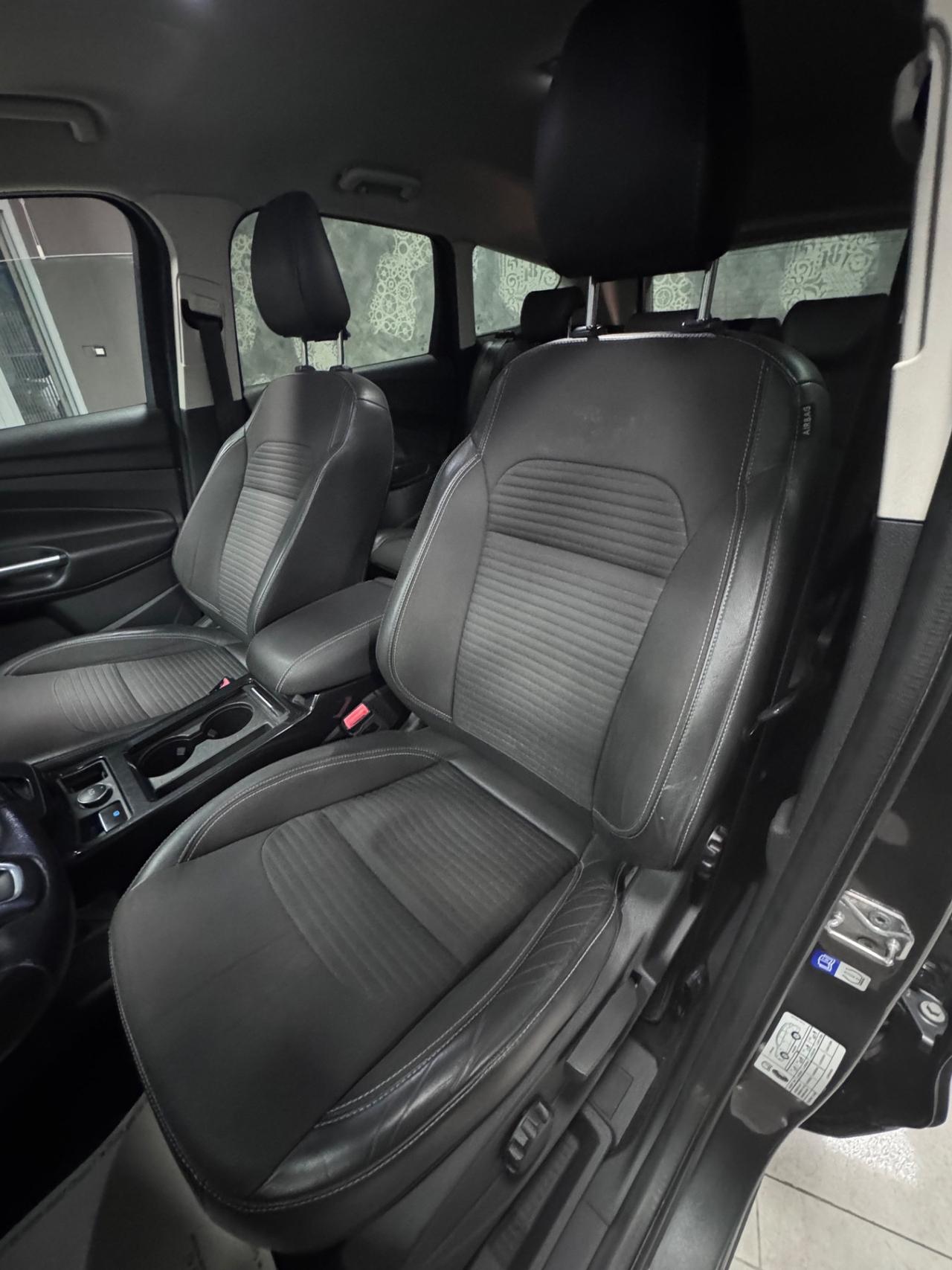 FORD KUGA 1.5 TDCI AUTOMATICA TITANIUM