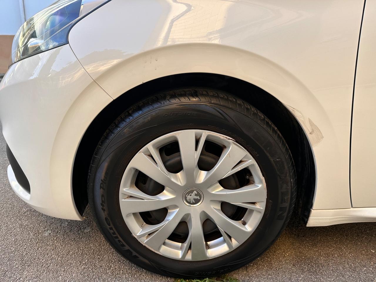 Peugeot 208 PureTech 82 5p. GPL Active