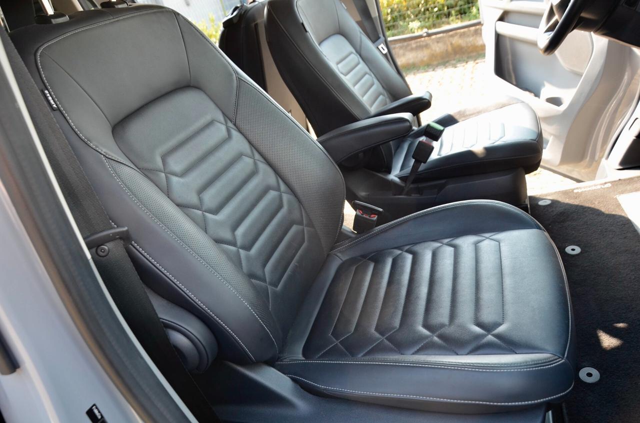 FORD TOURNEO CUSTOM 2.0 170cv AUTO 8 POSTI, IVA ESPOSTA, UNICOPROPRIETARIO, GARANZIA FORD 10/2026, UFF ITALIANA, SERVICE UFF FORD, EURO 6E, FULL LED, RETROCAMERA, PELLE, PERMUTE