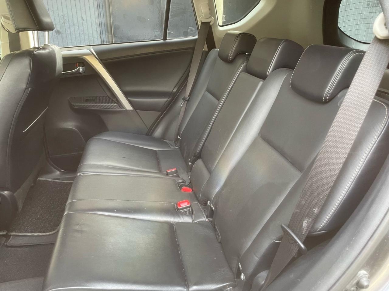 Toyota RAV 4 RAV4 2.2 D-4D 4WD Lounge
