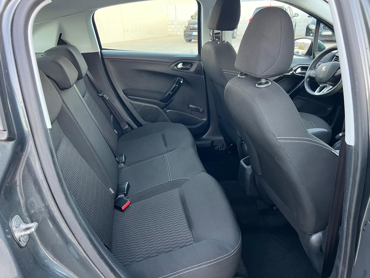 Peugeot 208 1.2 benzina 82cv 5 porte 2016