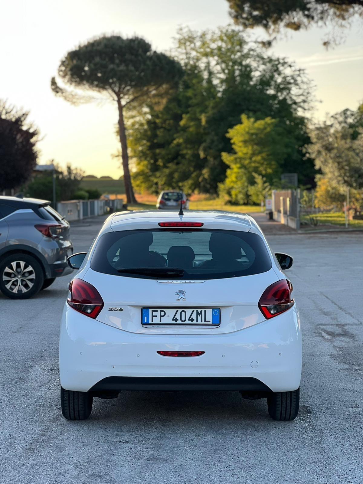 Peugeot 208 BlueHDi 75 5 porte Allure