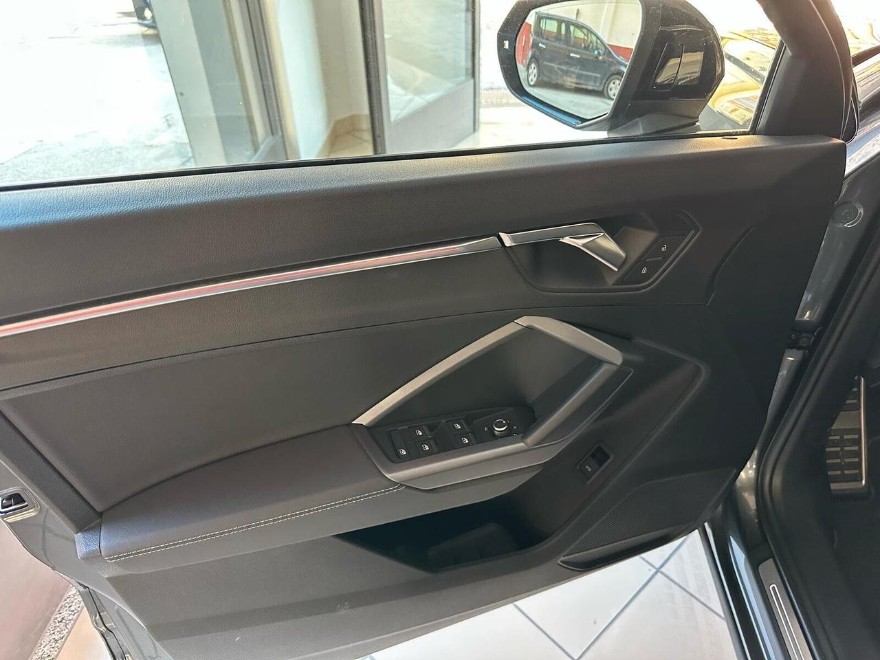 Audi Q3 Sportback Blackline edition 35 TDI S-tronic