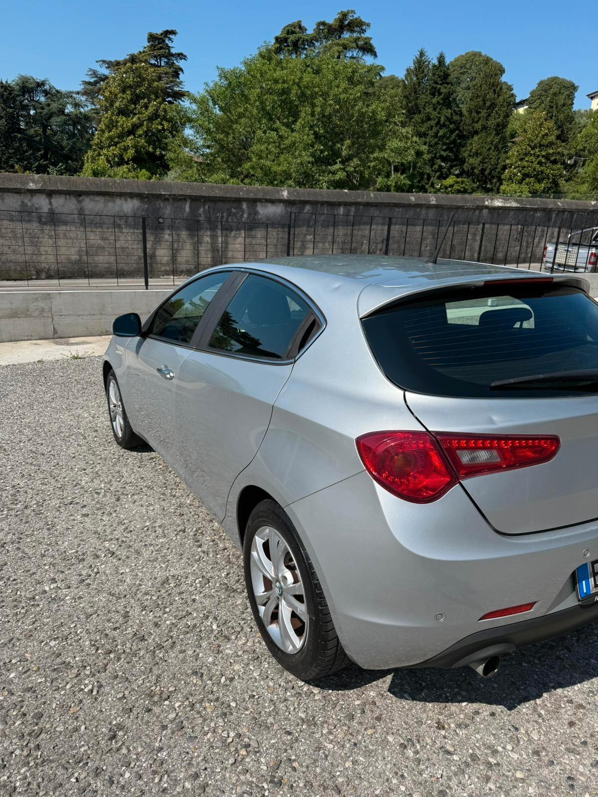 Alfa Romeo Giulietta 1.6 JTDm-2 105 CV Distinctive