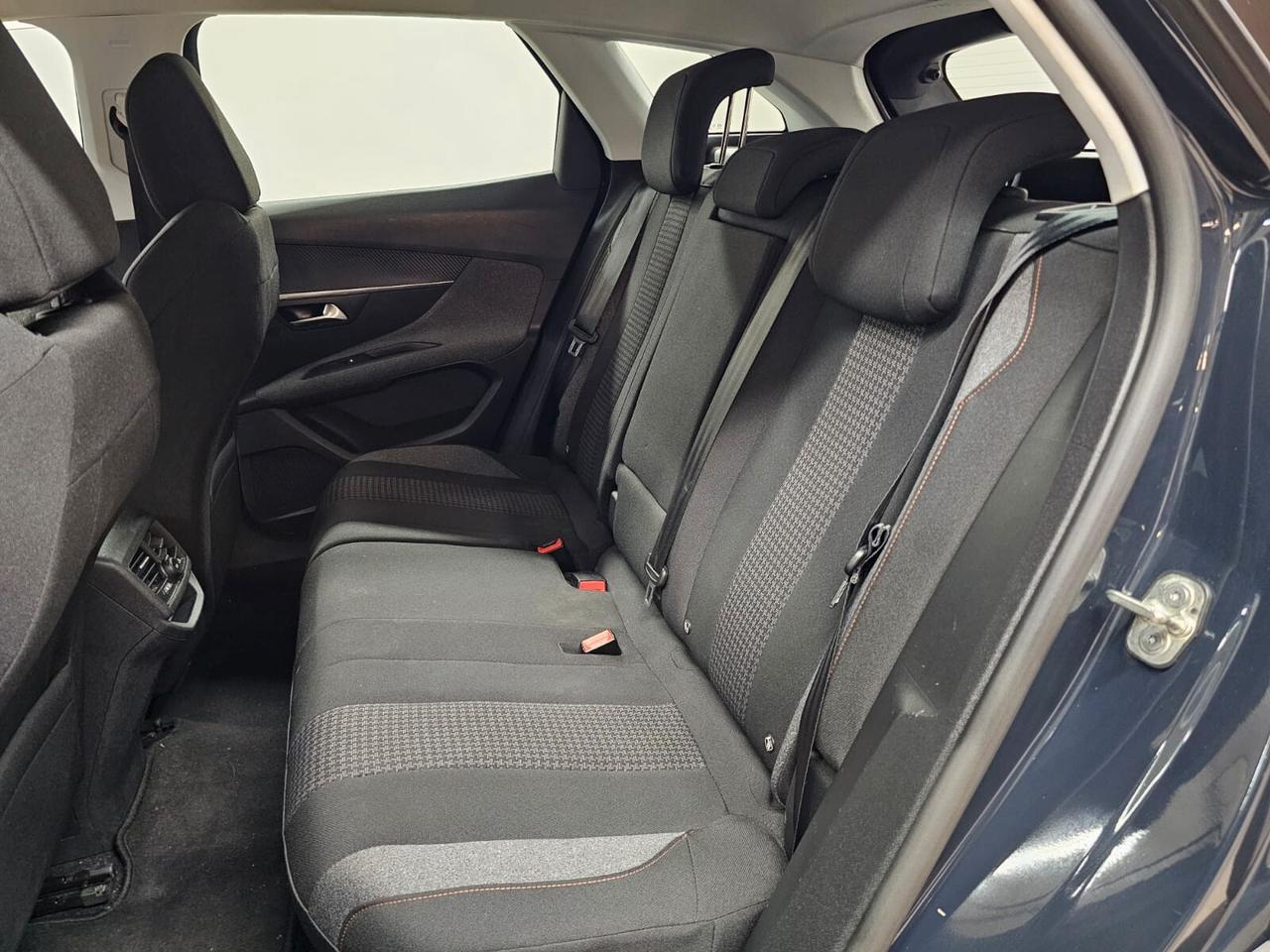 PEUGEOT 3008 BLUEHDI 130cv S&S EAT8 BUSINESS
