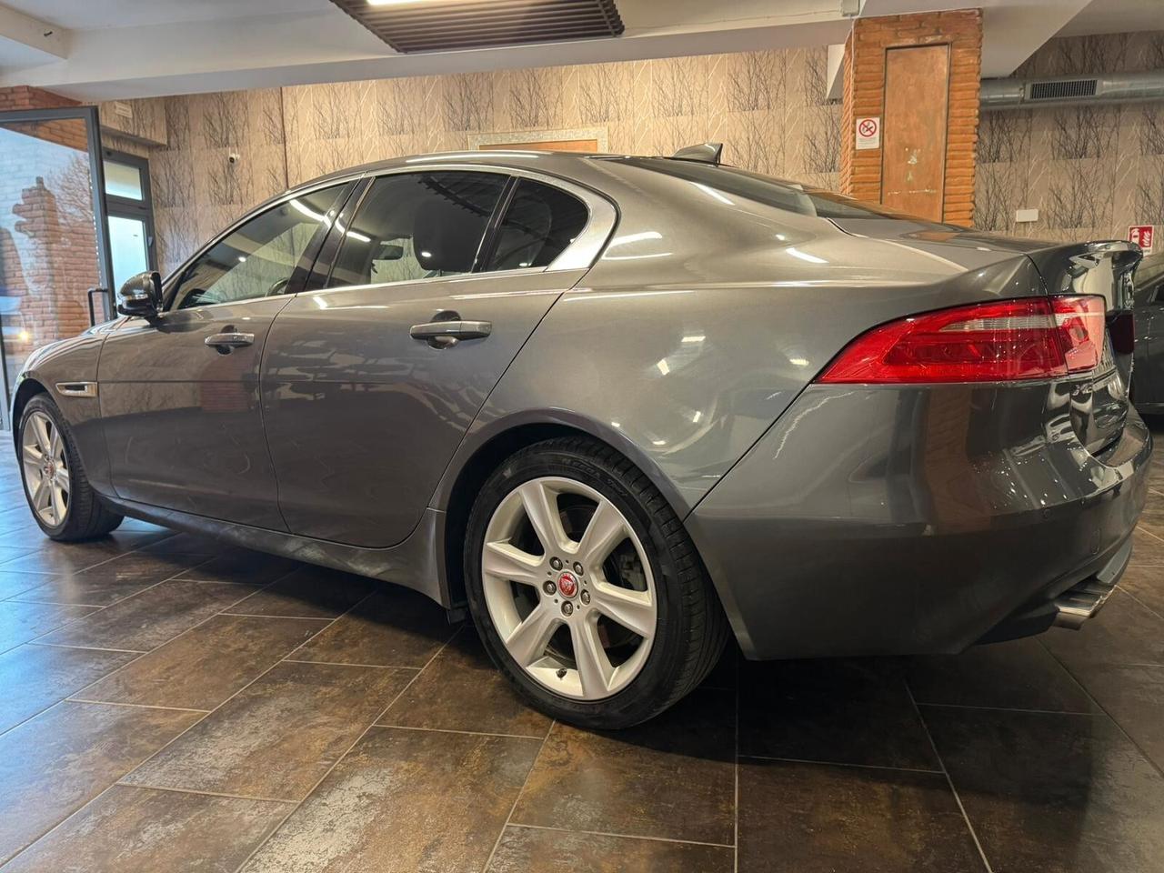 Jaguar XE 2.0 D 180 CV AWD aut. Prestige Business Edition