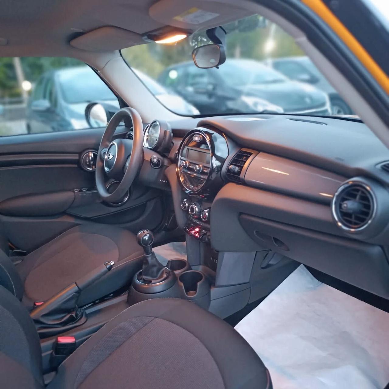 Mini 1.5 One D SOLI 85.000KM BLACKPACK