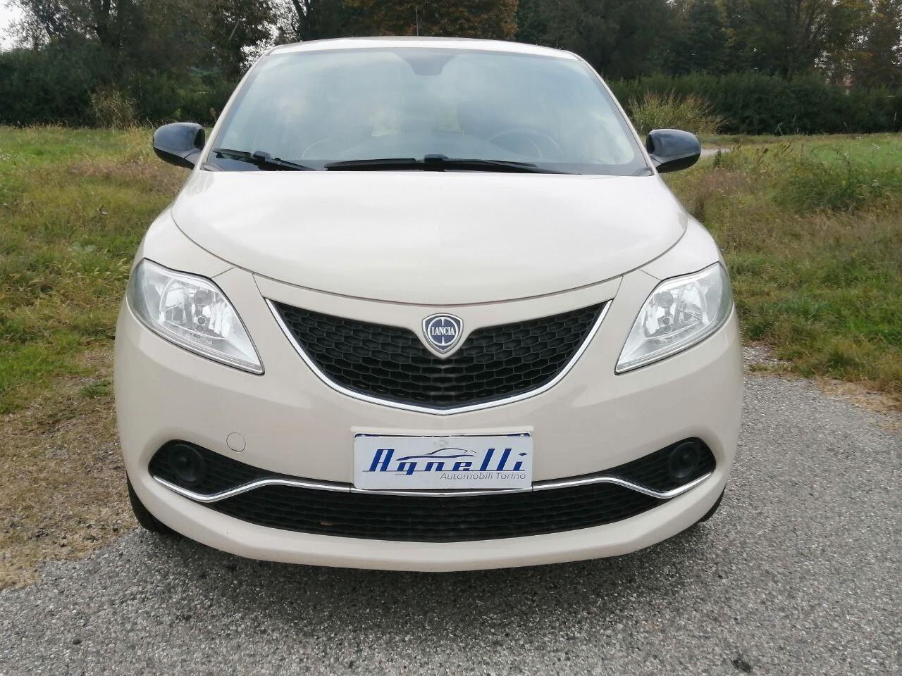 Lancia Ypsilon 1.2 69 CV 5 porte Silver