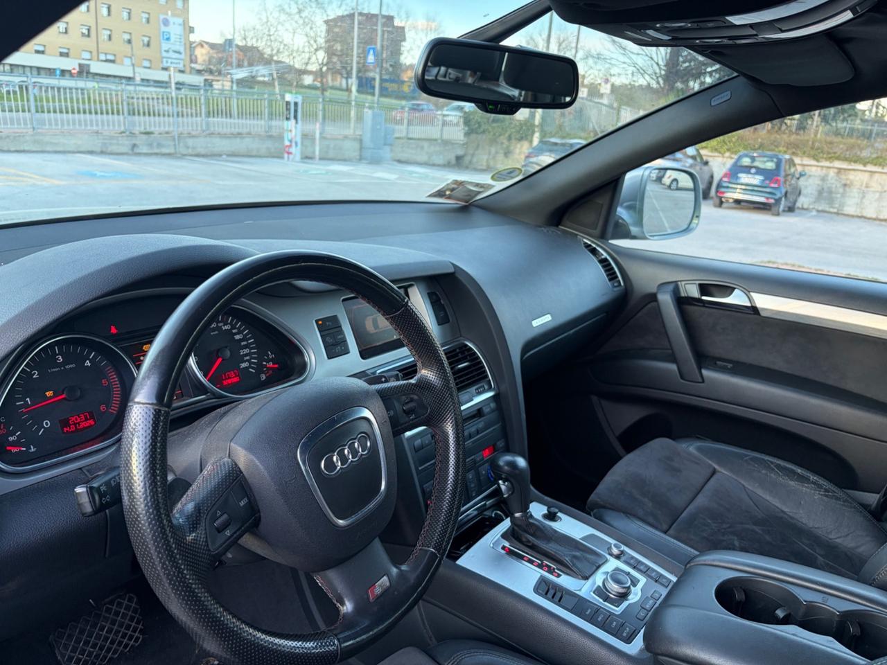 Audi Q7 4.2 V8 TDI quattro tiptronic