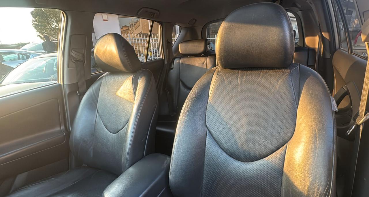 Toyota RAV 4 RAV4 Crossover 2.2 D-4D 177 CV Luxury Garanzia