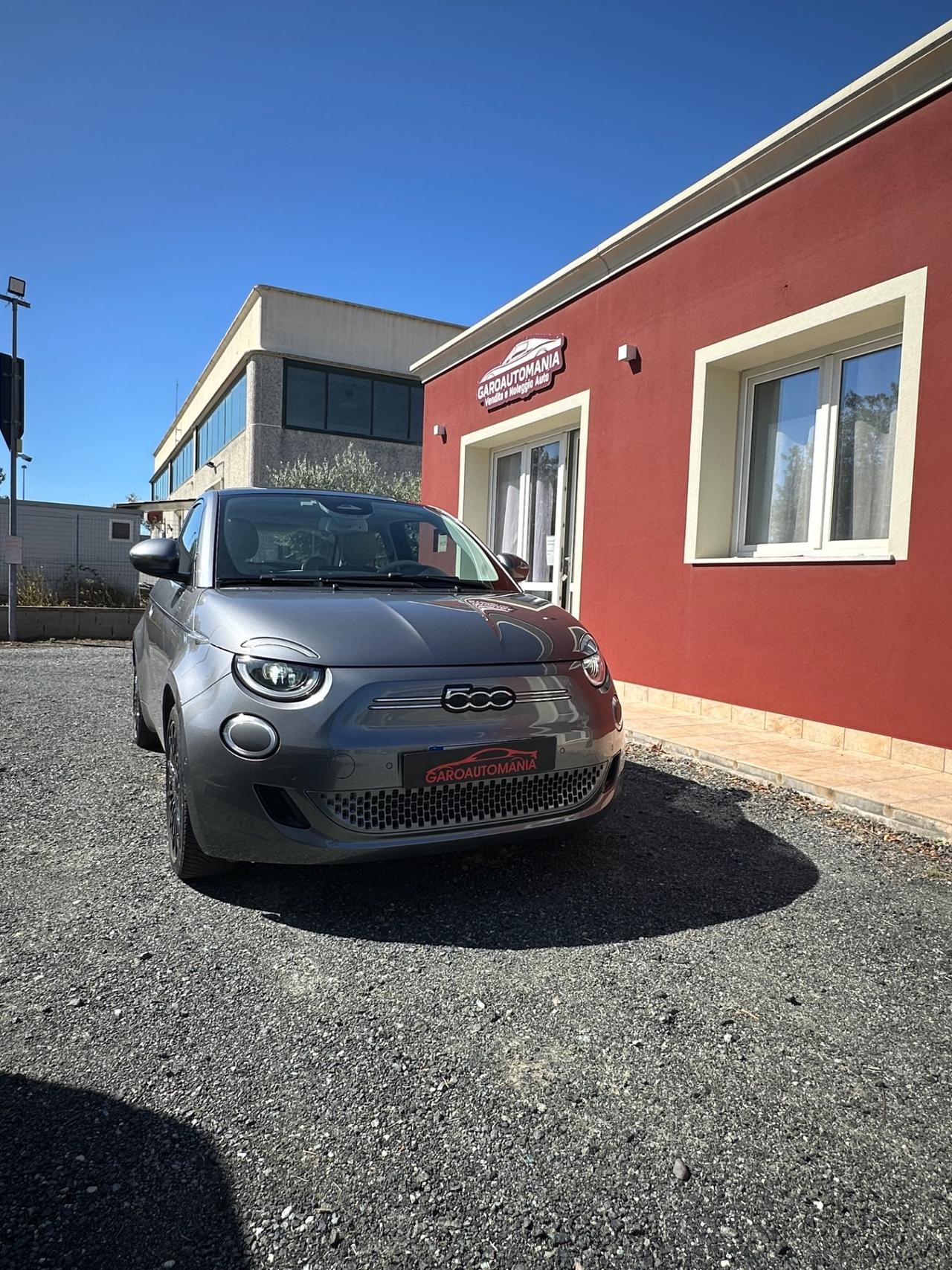 Fiat 500 500e Berlina 42 kWh La Prima by Bocelli