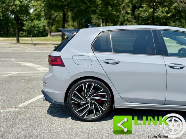 VOLKSWAGEN Golf GTI 8 performance